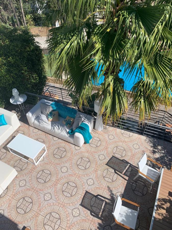 Villa Rosa Luxury Private Large Villa To Rent Манилва Екстериор снимка